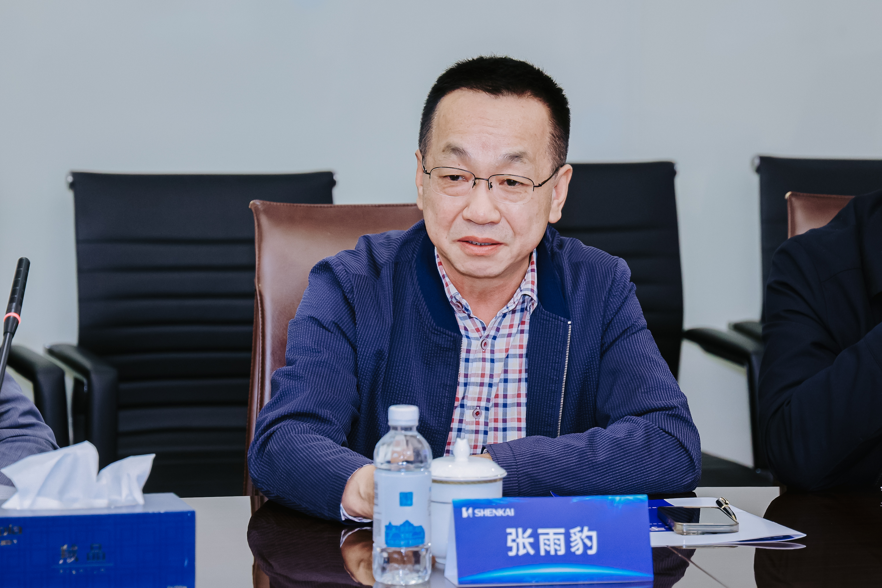 中石協(xié)劉宏斌會(huì)長(zhǎng)一行蒞臨神開(kāi)參觀考察(圖6) 中石協(xié)劉宏斌會(huì)長(zhǎng)一行蒞臨神開(kāi)參觀考察(圖6)